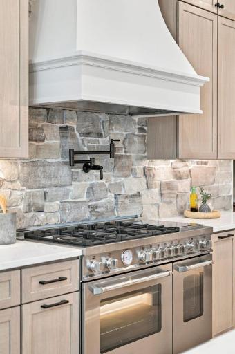 32-web-or-mls-1426_Holdridge_Cir_Wayzata_MN_55391_047.jpg