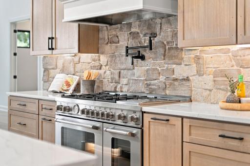 44-web-or-mls-1426_Holdridge_Cir_Wayzata_MN_55391_055.jpg