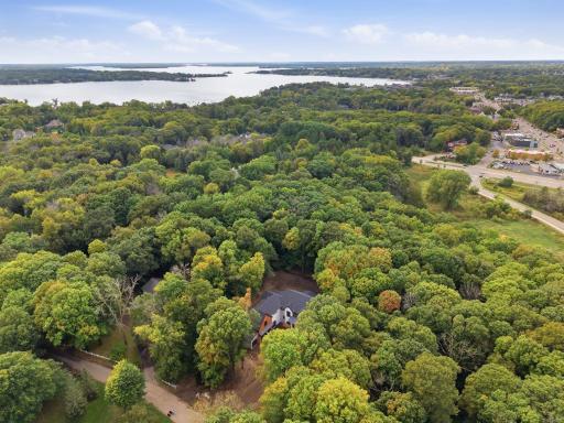 146-web-or-mls-1426_Holdridge_Cir_Wayzata_MN_55391_005.jpg