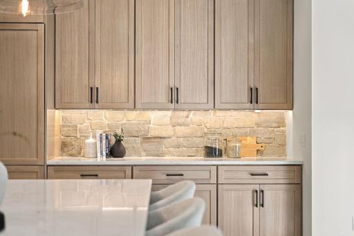 43-web-or-mls-1426_Holdridge_Cir_Wayzata_MN_55391_053.jpg