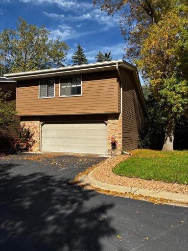 14216 Chestnut Drive, Eden Prairie, MN 55347
