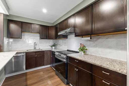 3304 River Bluff Drive, 75, Eagan, MN 55121