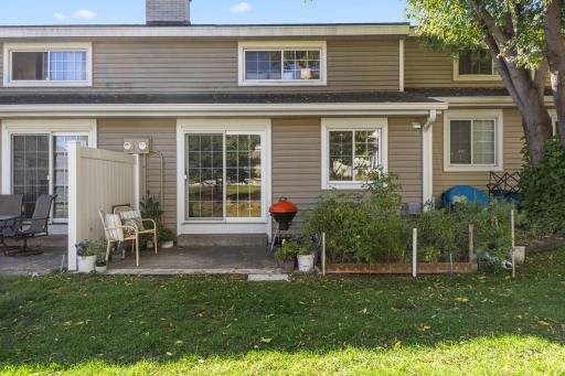3304 River Bluff Drive, 75, Eagan, MN 55121