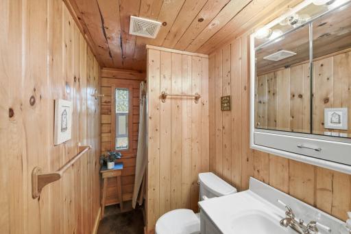 26-web-or-mls-20986 Cross Lake Rd -26.jpg