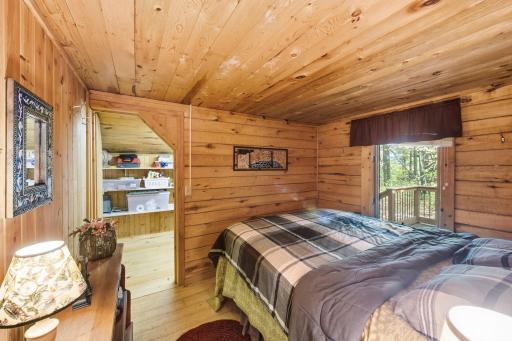 22-web-or-mls-20986 Cross Lake Rd -22.jpg