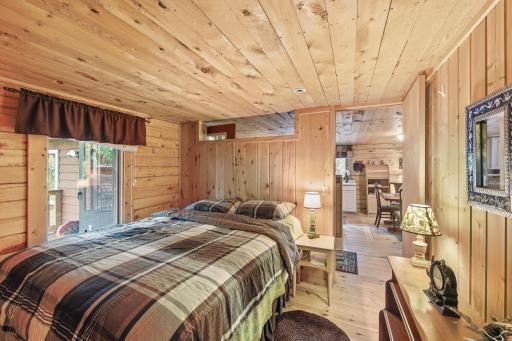 21-web-or-mls-20986 Cross Lake Rd -21.jpg