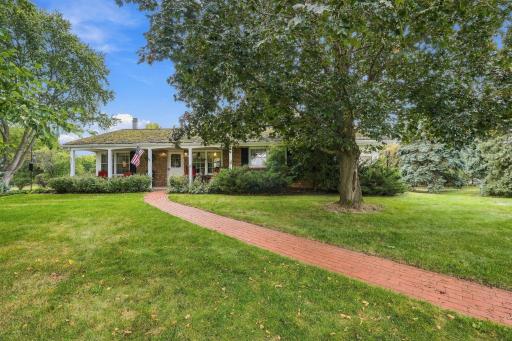 1750 Crestridge Lane, Eagan, MN 55122