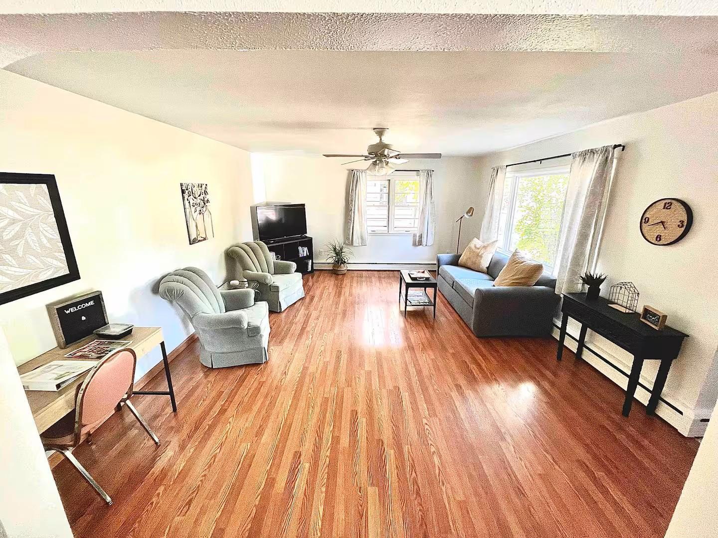 Living room 1.jpg