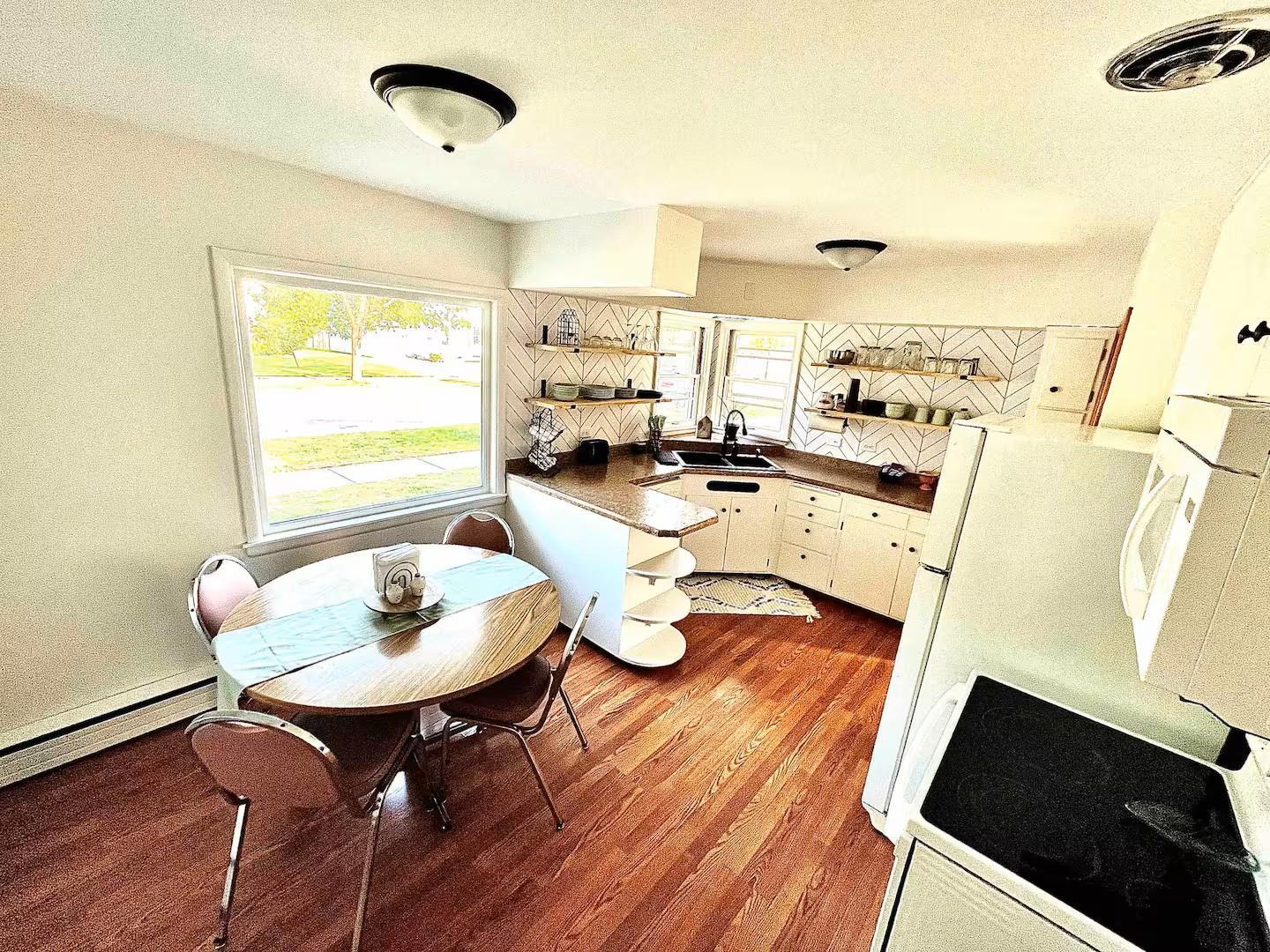Kitchen 1.jpg