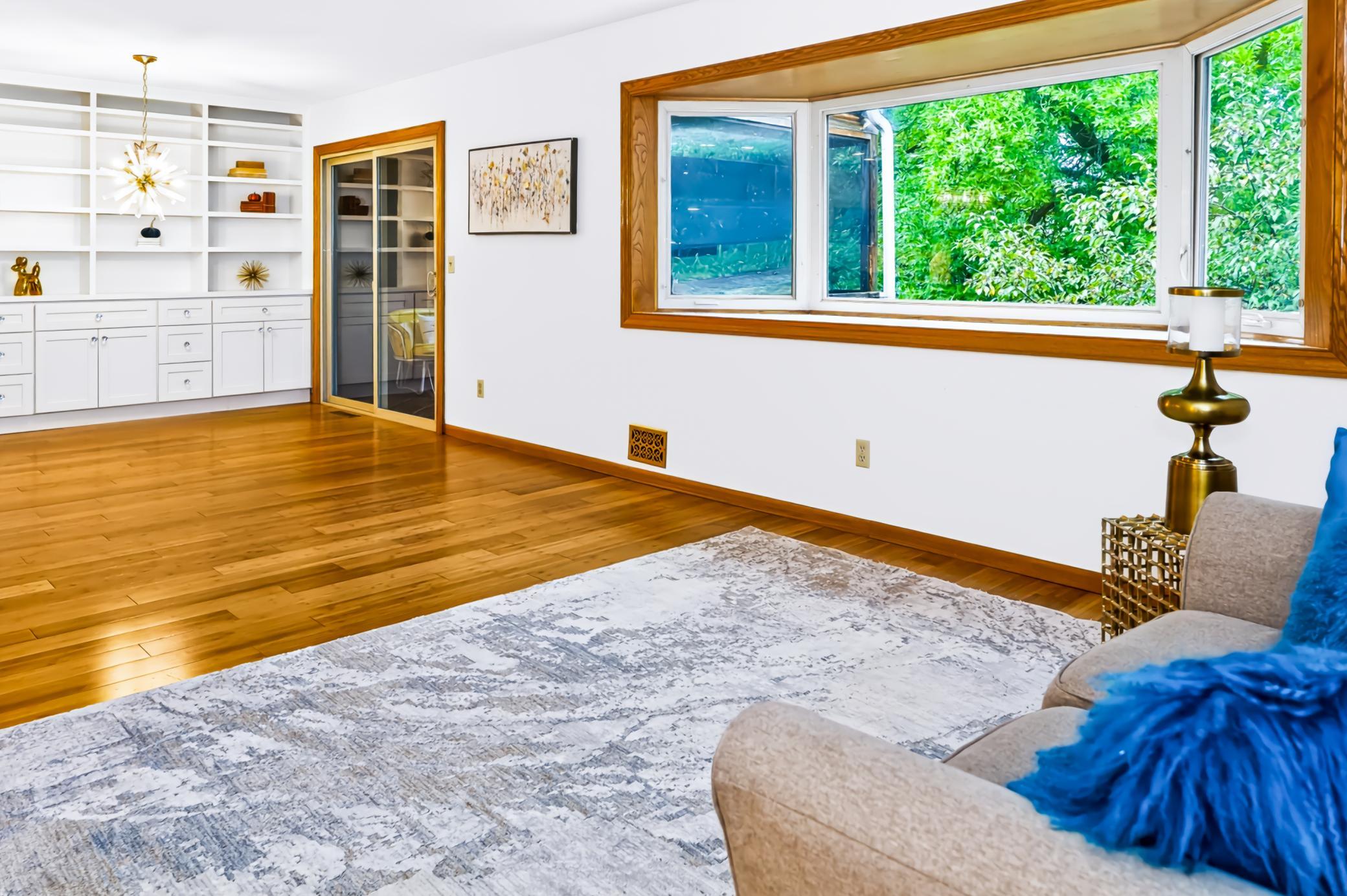Abundance of natural light.