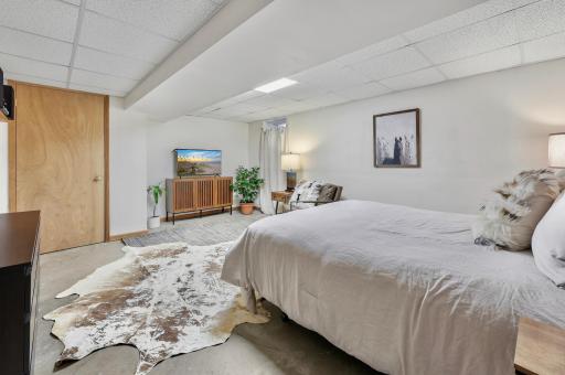 260 Westgate Drive, Winsted, MN 55395
