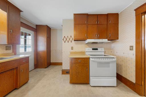13 12th Street NW, Faribault, MN 55021