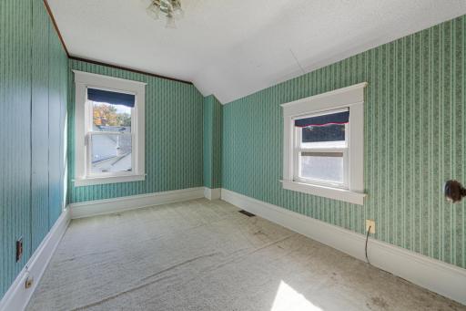 13 12th Street NW, Faribault, MN 55021
