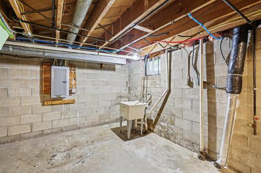 2147 Burns Avenue, Saint Paul, MN 55119