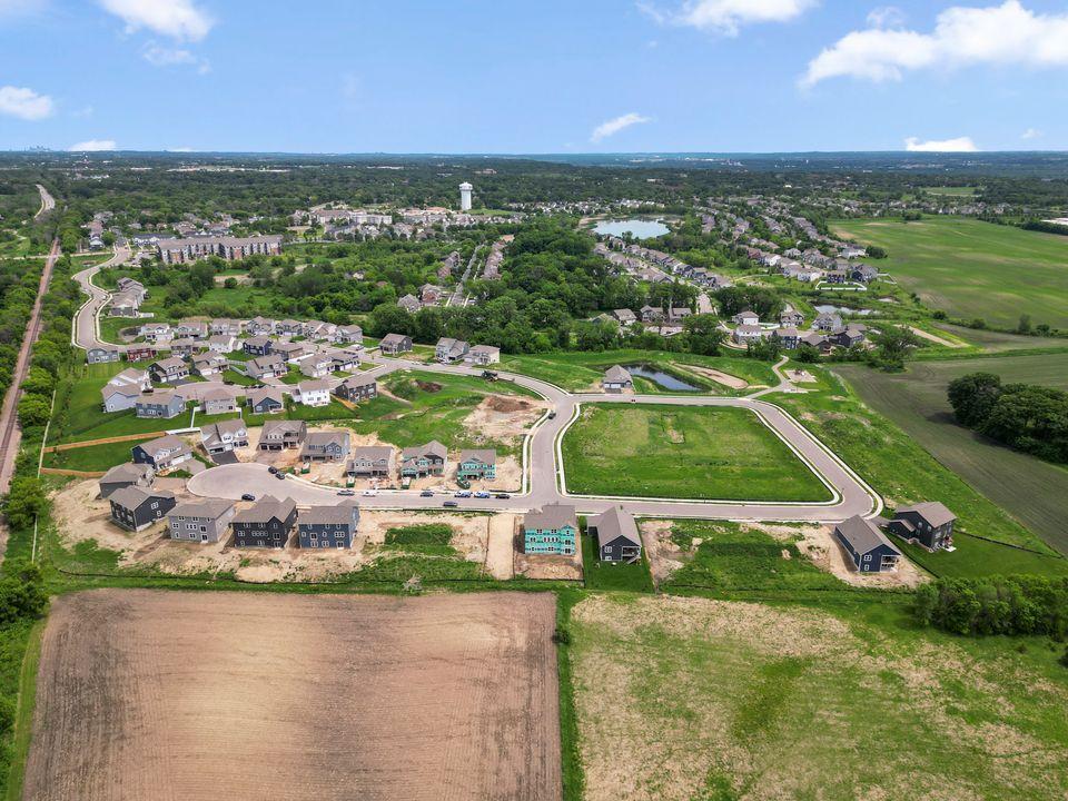 Aerial photo of the Oak Creek Community.