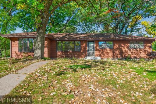 43 Suzanne Avenue, Vadnais Heights, MN 55127