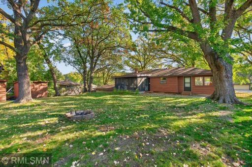 43 Suzanne Avenue, Vadnais Heights, MN 55127