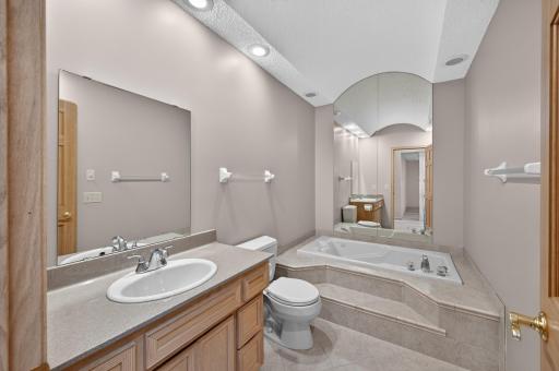A relaxing 2nd bath, convenient for guests and the 2nd bedroom.
