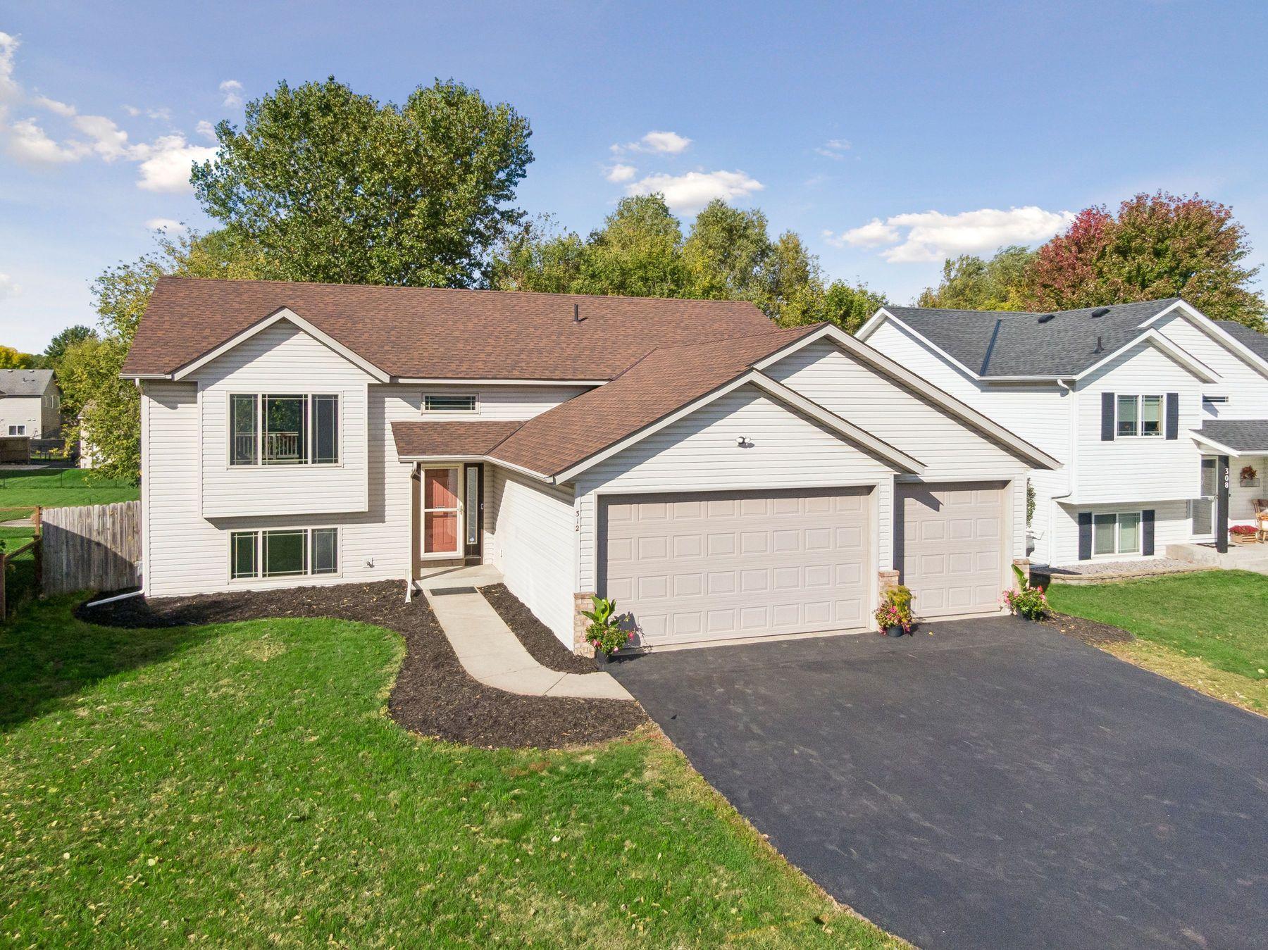 Property photo for 312 12th Street, Farmington, MN 55024
