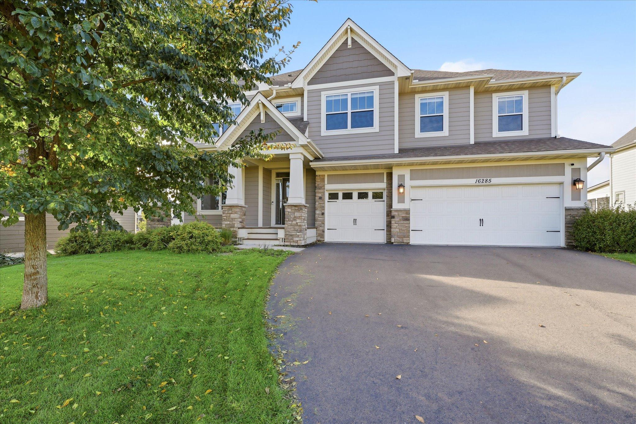Welcome to this beautiful home on a great walkout lot in Brandtjen Farm