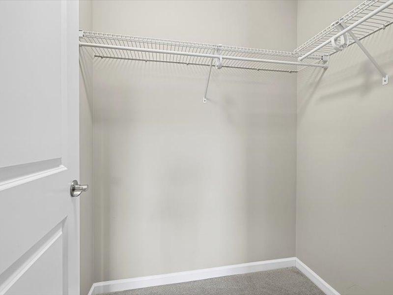 Additional walk in closet off bedroom