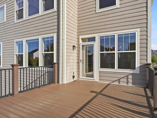 another view showing the nicely done deck