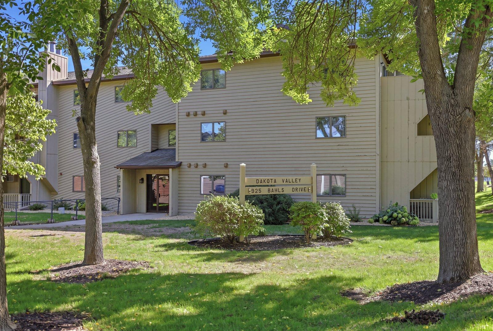 Property photo for 925 Bahls Drive, 102, Hastings, MN 55033