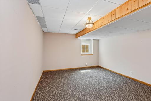 505 Holly Lane N, Saint Paul, MN 55128
