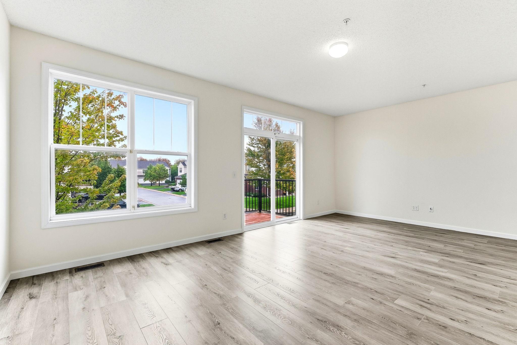 9-web-or-mls-9673-Toledo-Ln-N-09.jpg