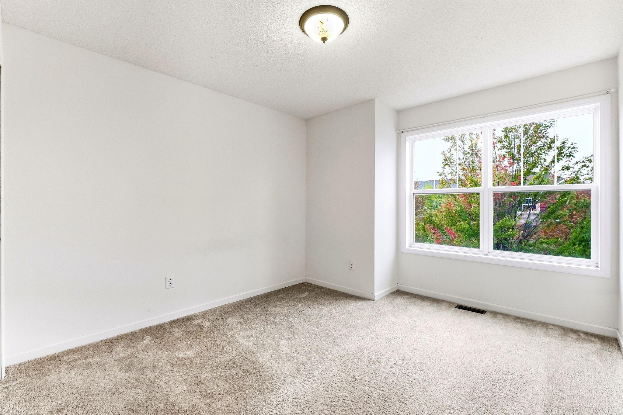 25-web-or-mls-9673-Toledo-Ln-N-25.jpg