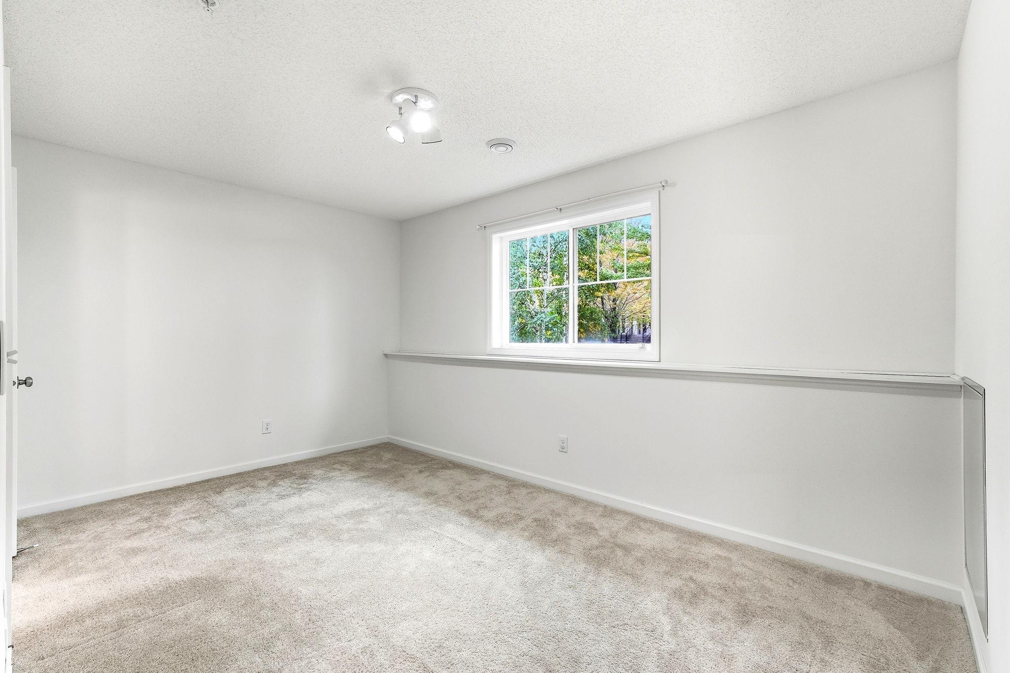 32-web-or-mls-9673-Toledo-Ln-N-32.jpg