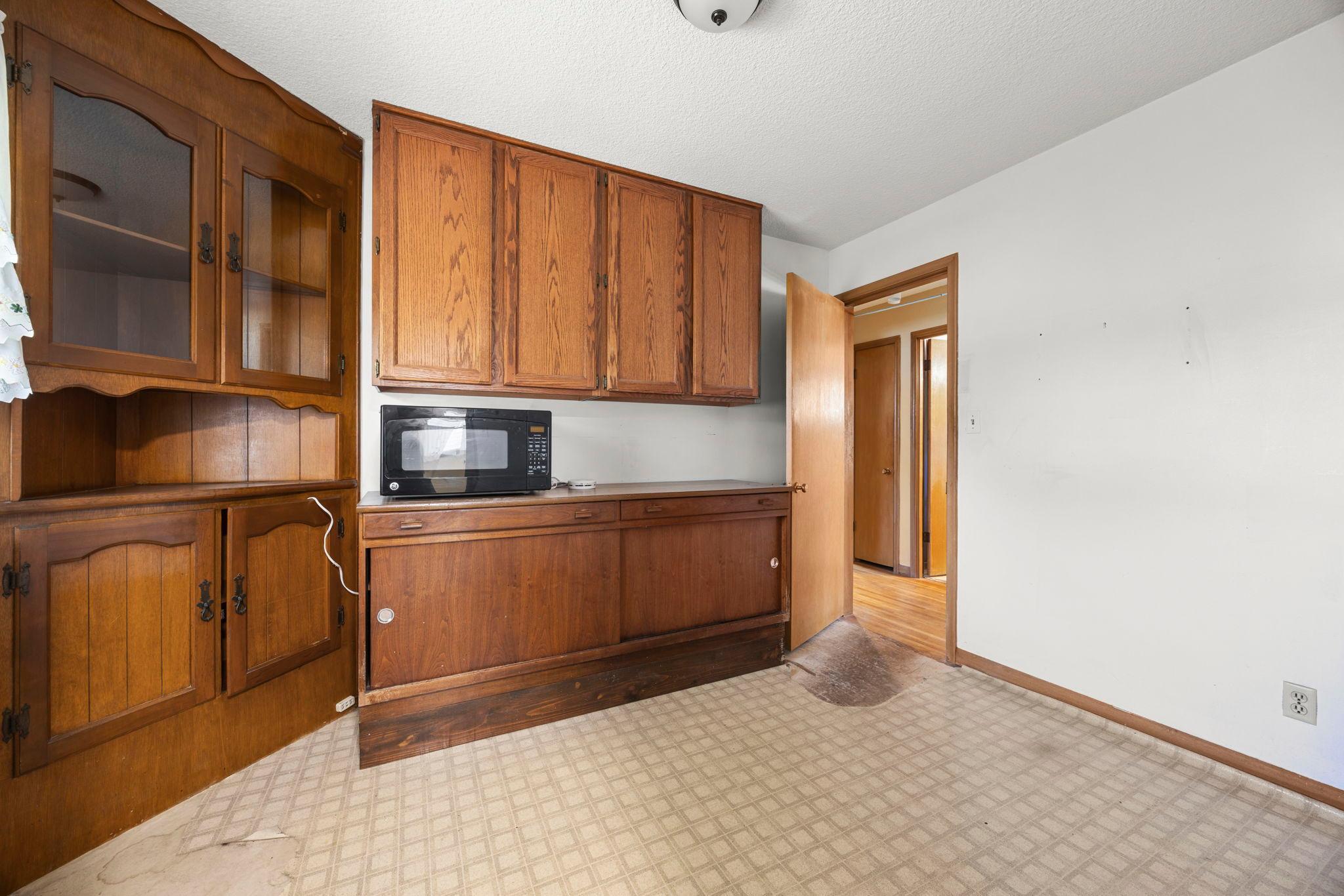 30-web-or-mls-1097 Dale St N-144.jpg