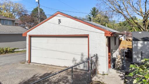 1097 Dale Street N, Saint Paul, MN 55117