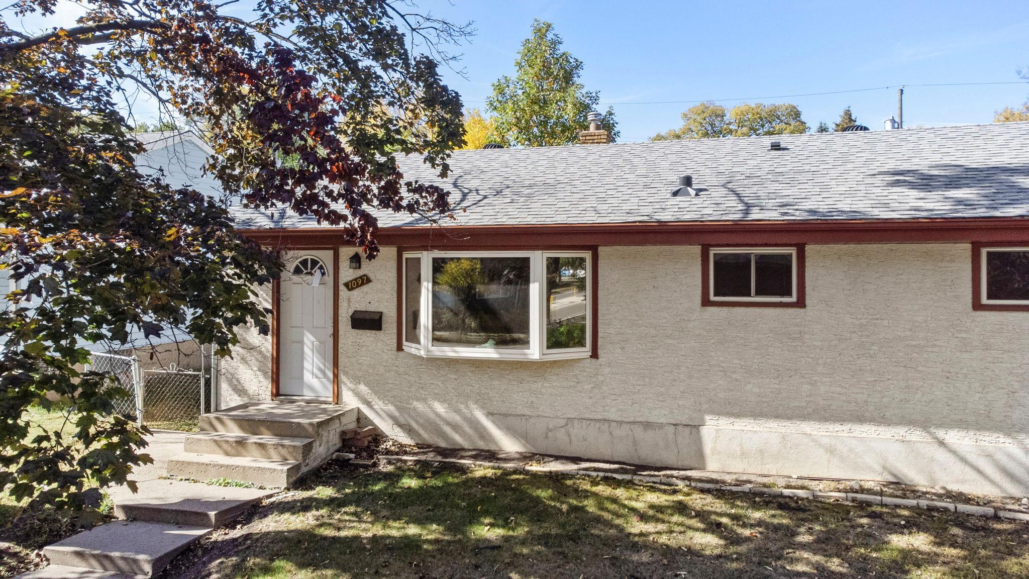 9-web-or-mls-1097 Dale St N-294.jpg