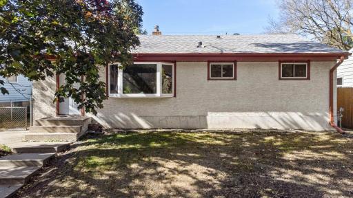 1097 Dale Street N, Saint Paul, MN 55117
