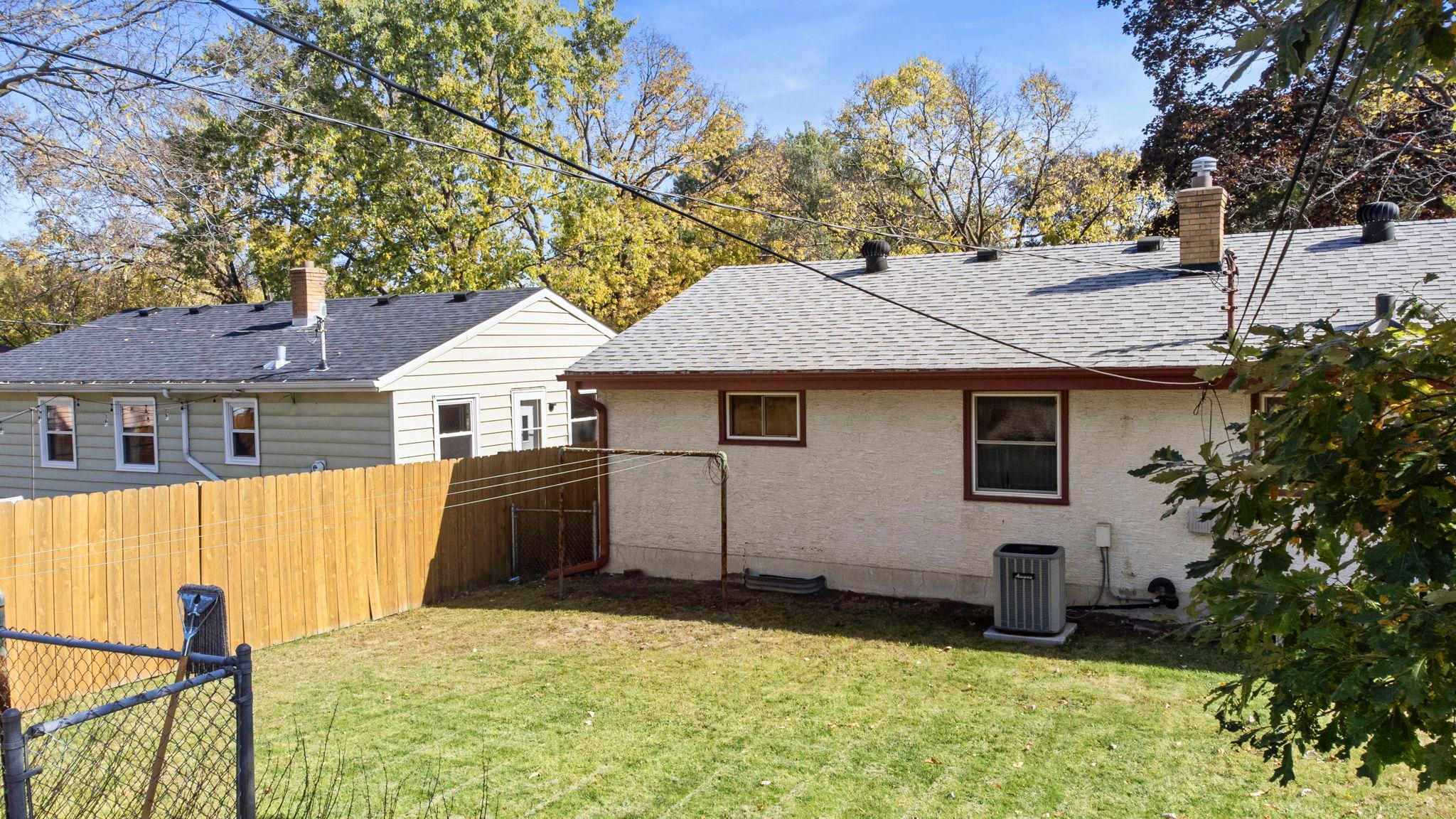 56-web-or-mls-1097 Dale St N-279.jpg