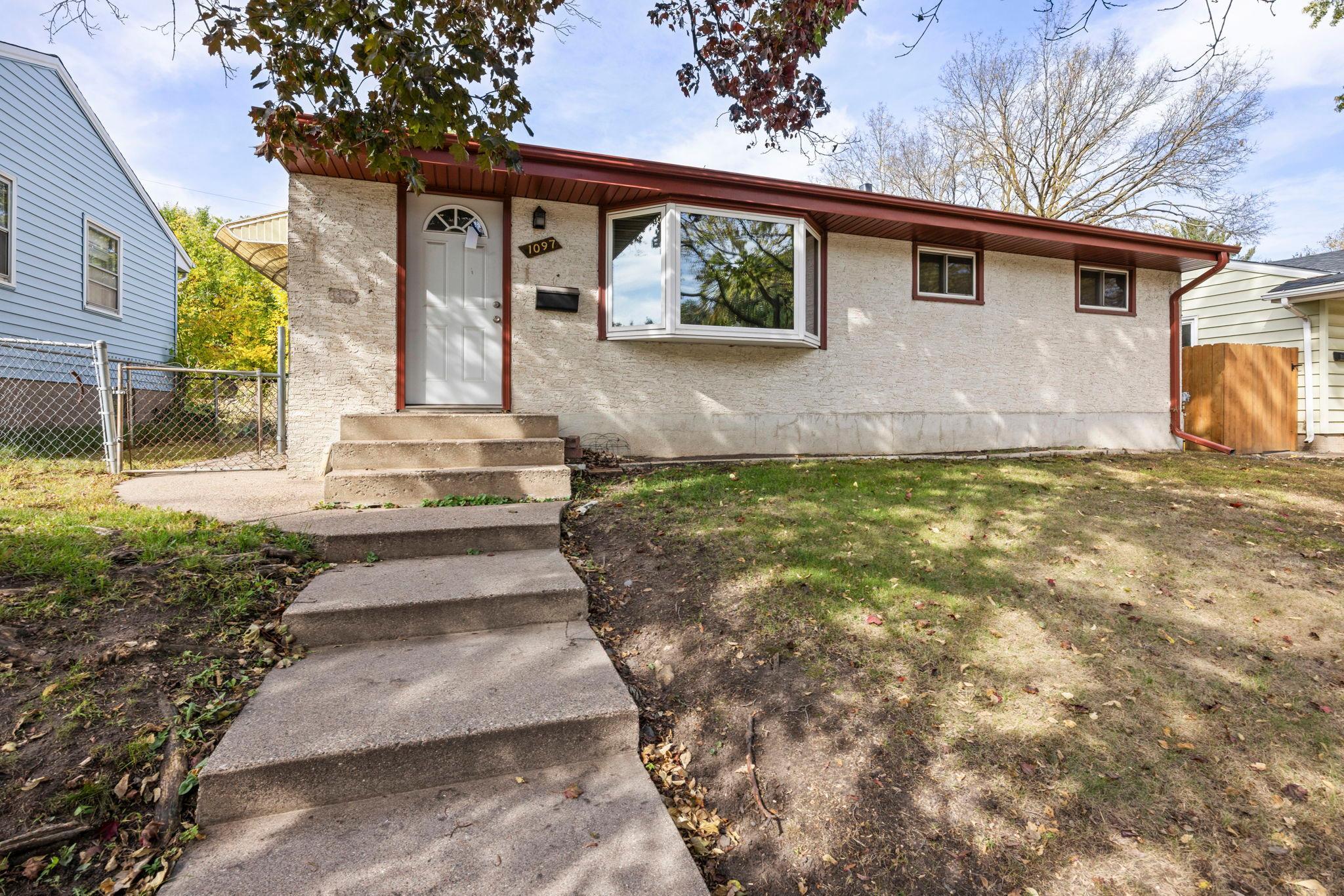 16-web-or-mls-1097 Dale St N-33.jpg