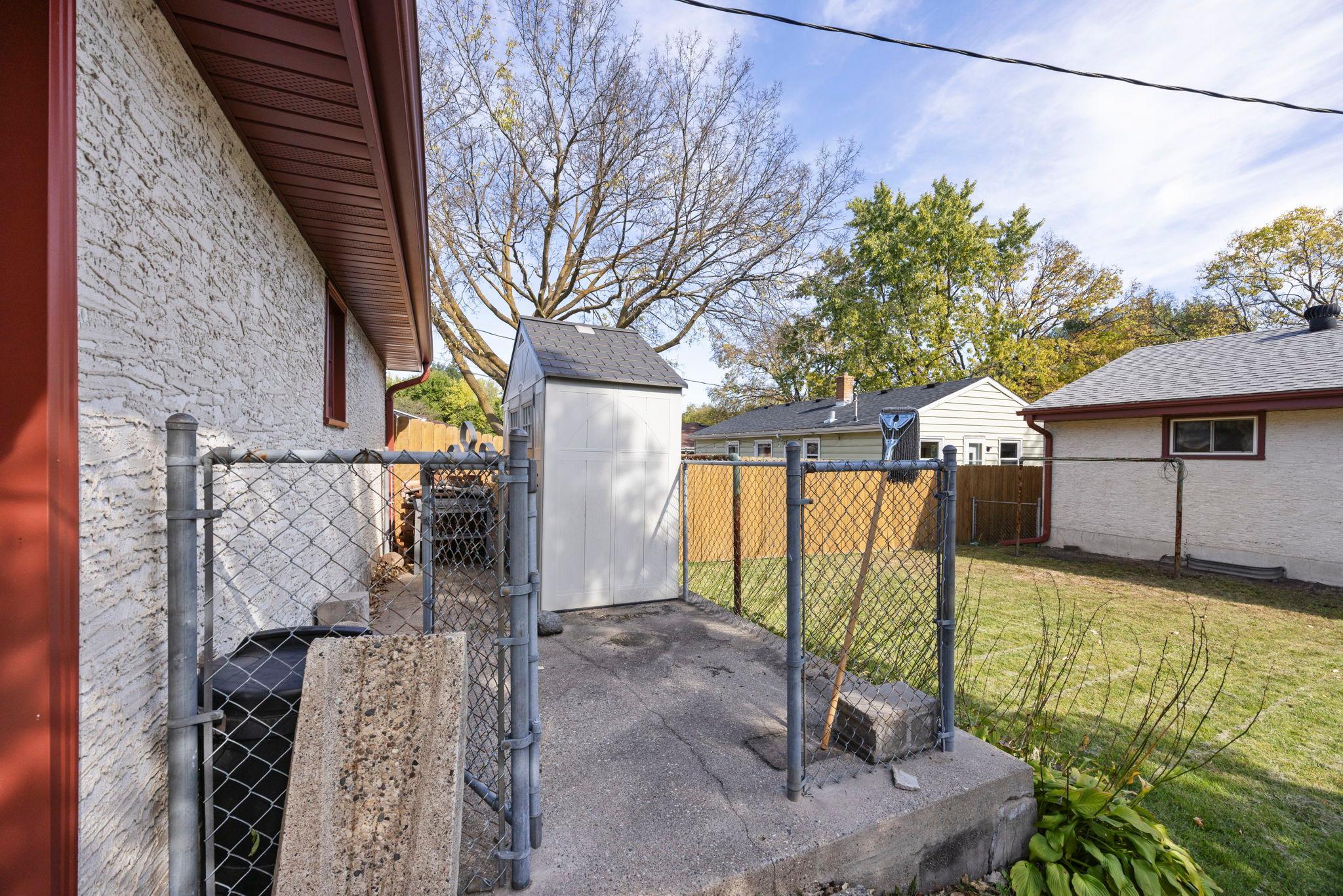 54-web-or-mls-1097 Dale St N-219.jpg