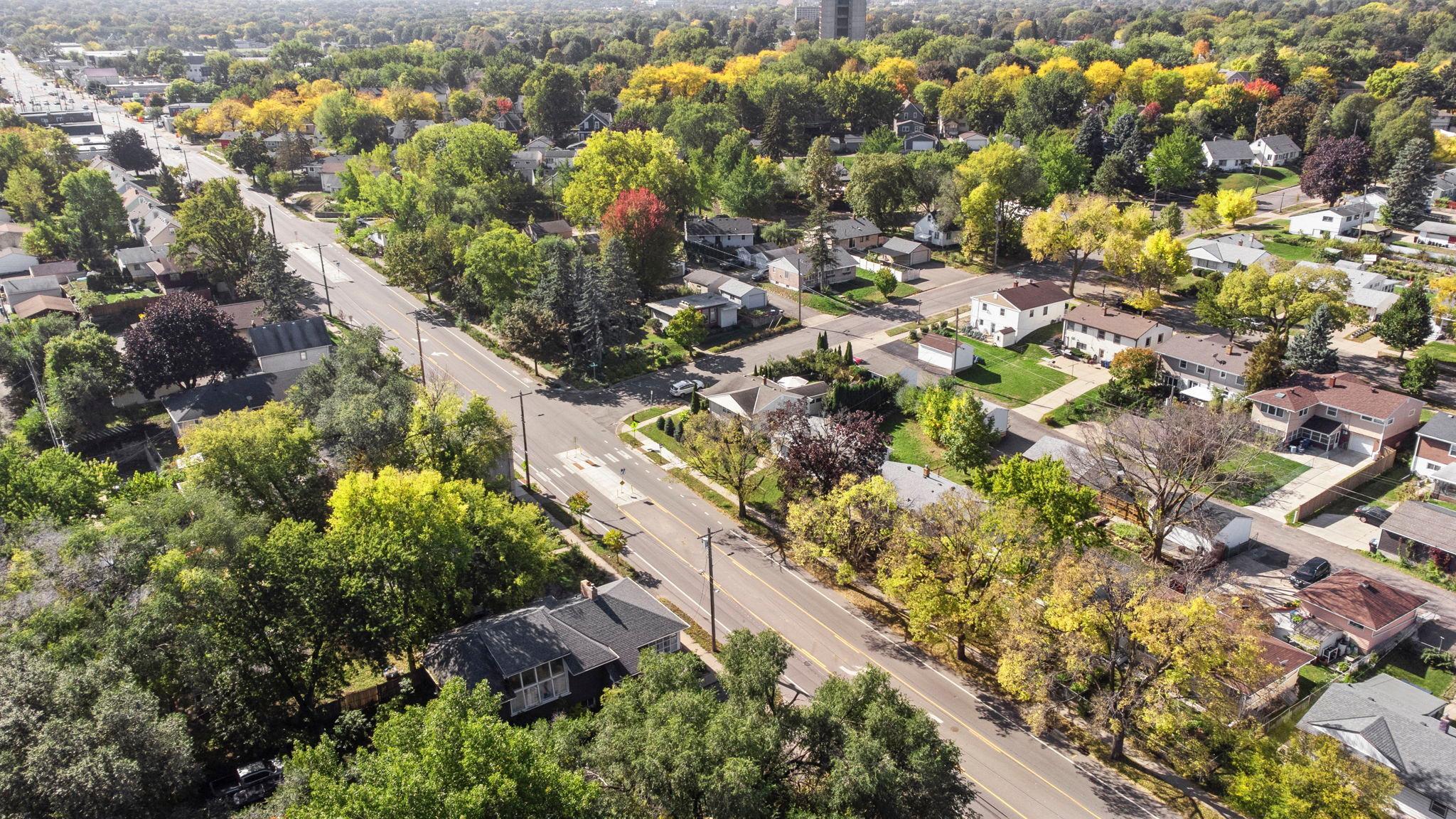 5-web-or-mls-1097 Dale St N-250.jpg