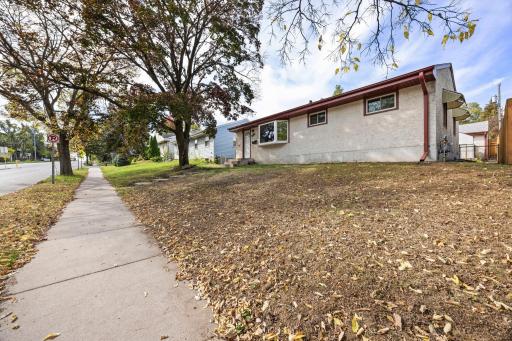 1097 Dale Street N, Saint Paul, MN 55117