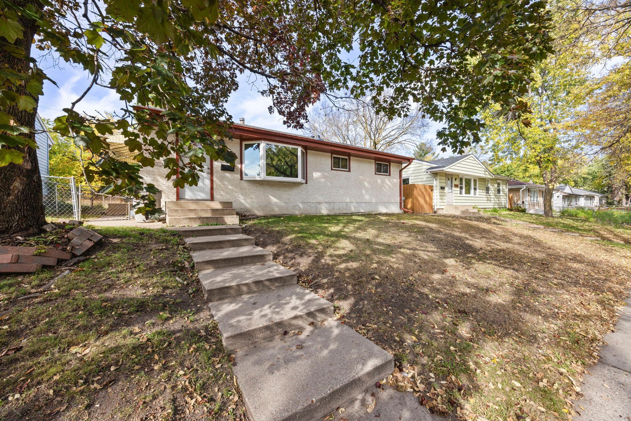 10-web-or-mls-1097 Dale St N-28.jpg