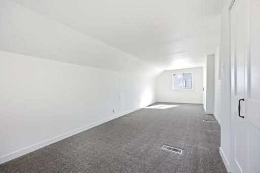 631 11th Street N, Moorhead, MN 56560