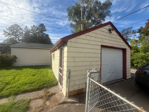 1679 Nevada Avenue E, Saint Paul, MN 55106