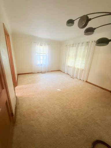 1679 Nevada Avenue E, Saint Paul, MN 55106