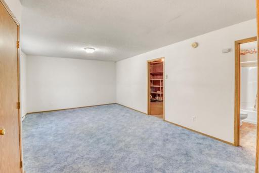 770 49th Street S, Fargo, ND 58103