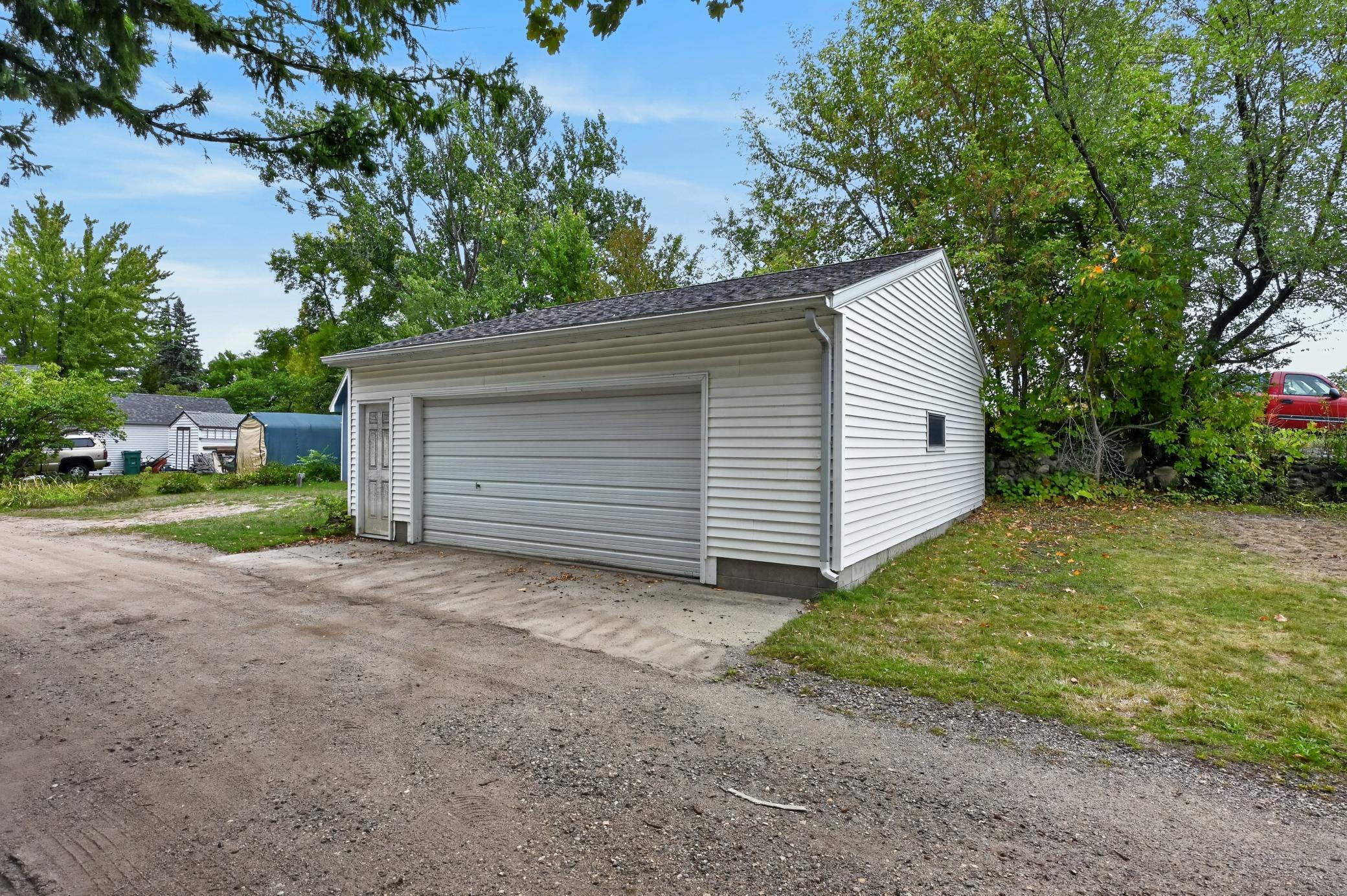 2.5 detached garage across alley