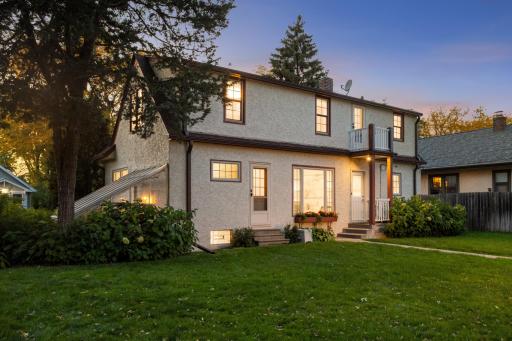 You can see the solarium on the left of the house-an unique and wonderful room.