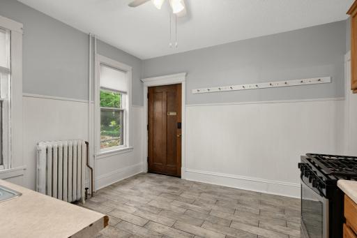2445 Lyndale Avenue S, Minneapolis, MN 55405