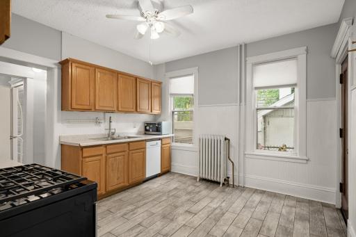 2445 Lyndale Avenue S, Minneapolis, MN 55405