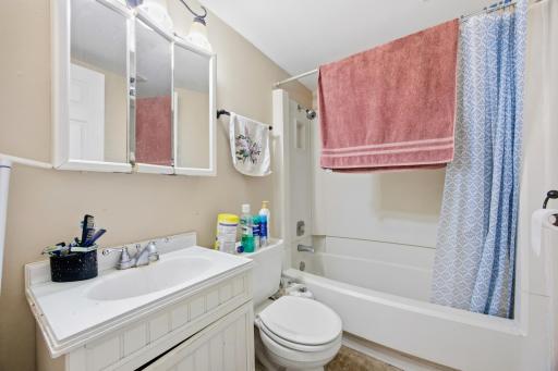 702 21st Street S, Fargo, ND 58103